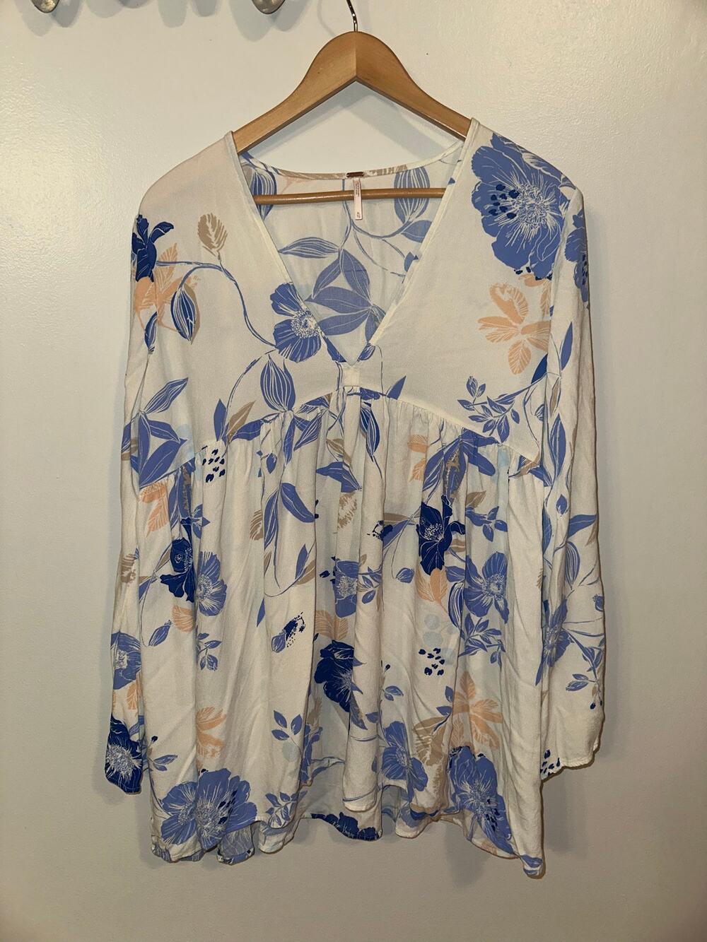 Free People Floral Babydoll Tunic Top Ivory Blue Bell Sleeve Size XL